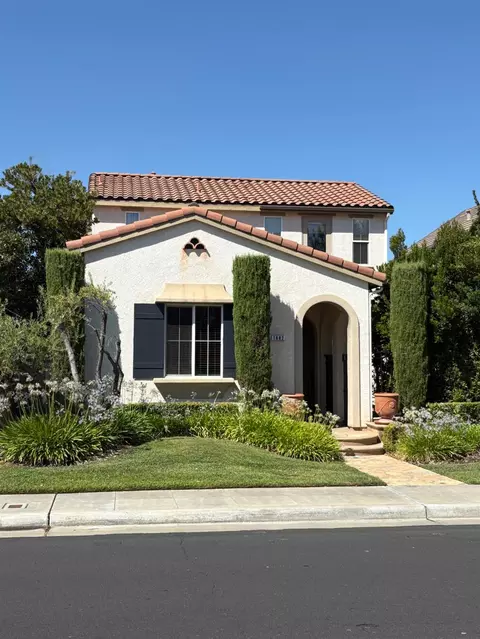 1682 N Dutch Ave, Clovis, CA 93619