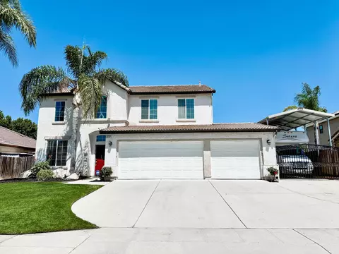 2457 Carson Ave, Clovis, CA 93611