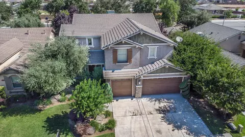 1090 Clara Ave, Fowler, CA 93625