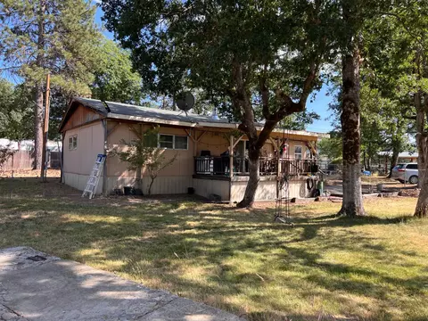 70 N Oak Ave, Hayfork, CA 96041