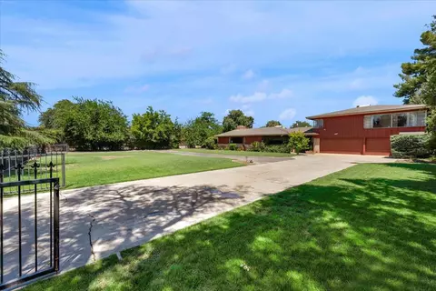 5481 E Geary St, Fresno, CA 93727