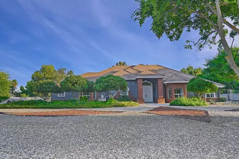8037 E Morab Ave, Clovis, CA 93619