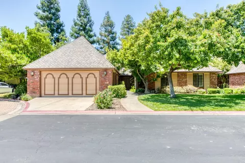 6773 N Wembley Dr, Fresno, CA 93711
