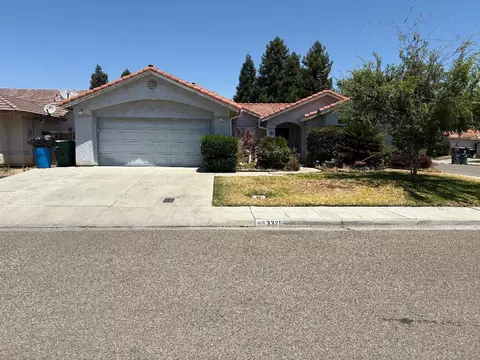 3325 Diane Way, Madera, CA 93637