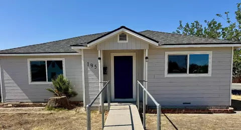 195 Hoover St, Coalinga, CA 93210