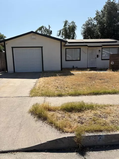 1237 N Wilson Ave, Fresno, CA 93728