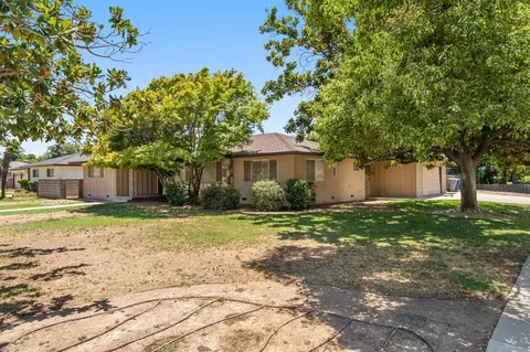 4902 E Townsend Ave, Fresno, CA 93727