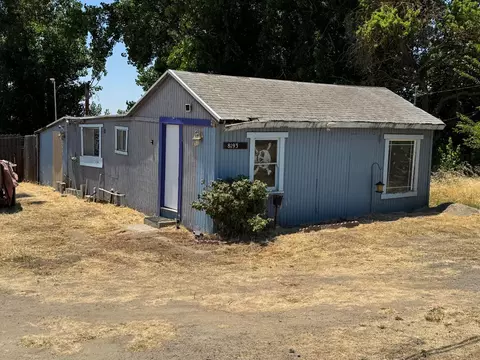 8193 Azusa Ave, Dos Palos, CA 93620