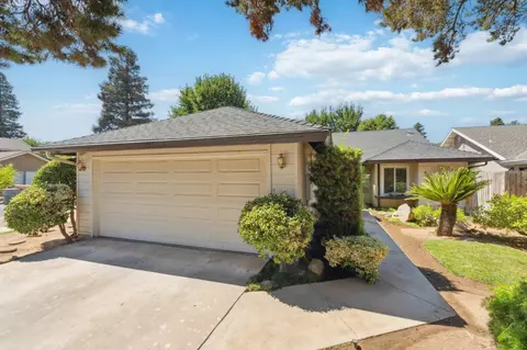 1059 E Fallbrook Ave, Fresno, CA 93720