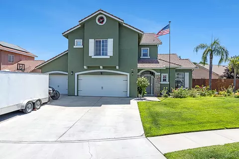 6 N Post Ave, Sanger, CA 93657