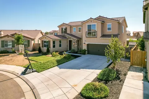 1072 Soledad Ave, Clovis, CA 93619