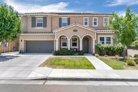 2076 Chennault Ave, Clovis, CA 93611