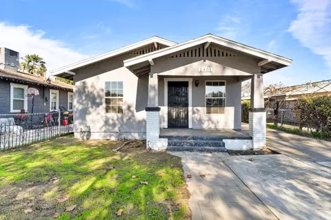 2401 E Hedges Ave, Fresno, CA 93703