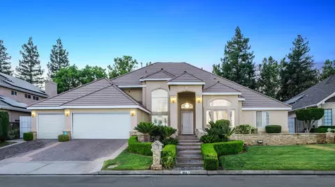 1412 E Valley Forge Dr, Fresno, CA 93720