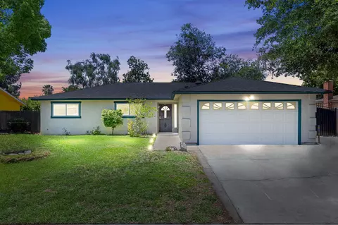 3318 Stanford Ave, Clovis, CA 93611