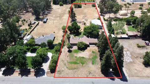 7815 N Sanders Ave, Clovis, CA 93619
