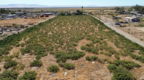 12335 N Russell Ave, Firebaugh, CA 93622