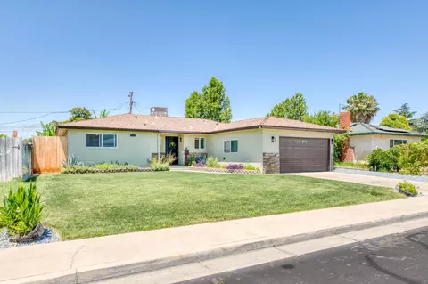 447 W Scott Ave, Clovis, CA 93612