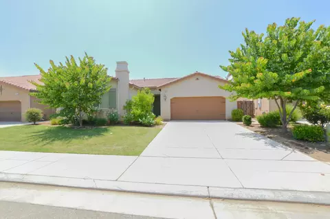 1056 Encino Ave, Clovis, CA 93619