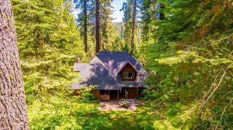 1173 Railroad Ave, Fish Camp, CA 93623