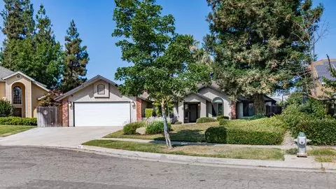 7631 N 9th St, Fresno, CA 93720