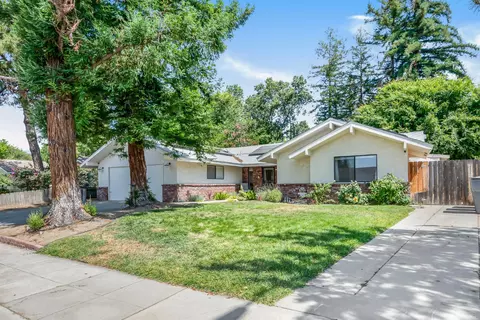 1755 Donner Ave, Clovis, CA 93611