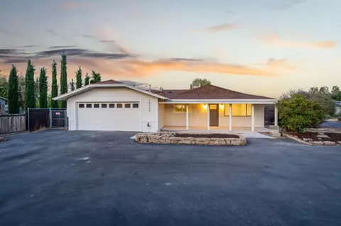 10354 N Fowler Ave, Clovis, CA 93619