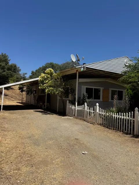 50481 Sundew Rd, Yokuts Valley, CA 93675