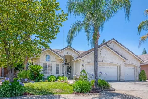 2869 E Brandon Ln, Fresno, CA 93720