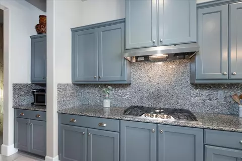 Kitchen - 602 Pinnacle Dr W, Madera, CA 93636 photo 4 of 5
