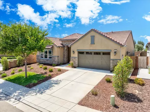 Exterior - 602 Pinnacle Dr W, Madera, CA 93636 photo 3 of 11