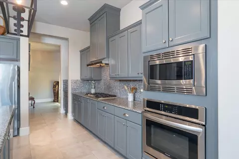 Kitchen - 602 Pinnacle Dr W, Madera, CA 93636 photo 5 of 5