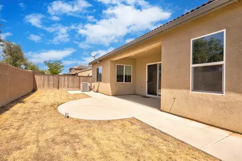 Exterior - 602 Pinnacle Dr W, Madera, CA 93636 photo 8 of 11