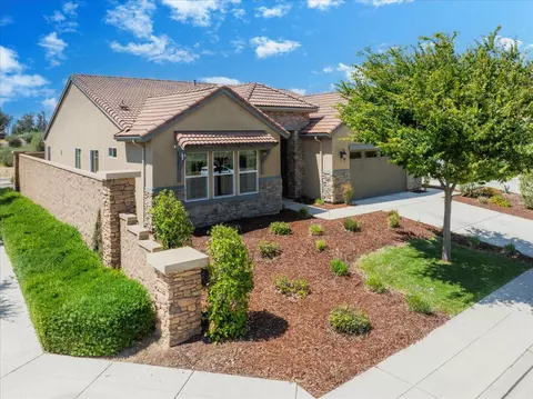 Exterior - 602 Pinnacle Dr W, Madera, CA 93636 photo 2 of 11