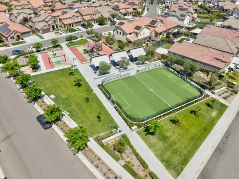 View/Area - 602 Pinnacle Dr W, Madera, CA 93636 photo 4 of 6