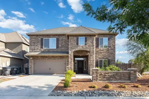 2025 W Crystal Ave, Visalia, CA 93291