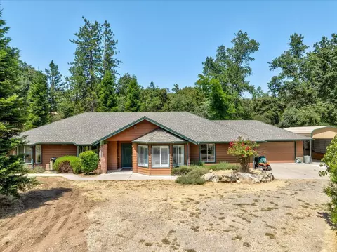 38090 Wortham Rd, Oakhurst, CA 93644