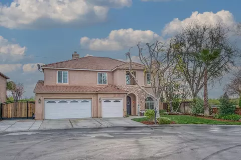 Exterior - 4626 N Arrow Ridge Way, Clovis, CA 93619 photo 2 of 17