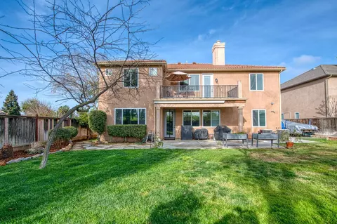 Exterior - 4626 N Arrow Ridge Way, Clovis, CA 93619 photo 8 of 17