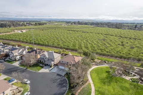 View/Area - 4626 N Arrow Ridge Way, Clovis, CA 93619 photo 8 of 17