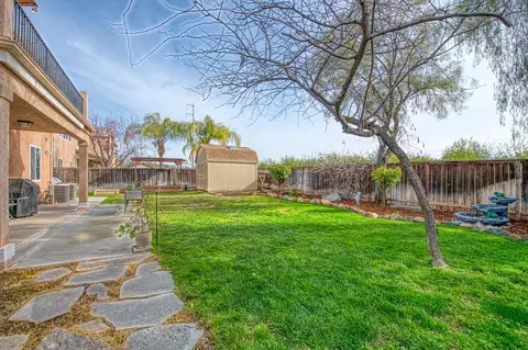 Exterior - 4626 N Arrow Ridge Way, Clovis, CA 93619 photo 6 of 17