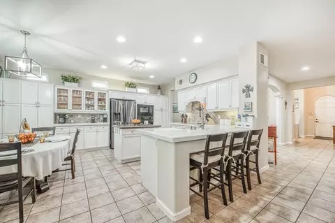 Kitchen - 4626 N Arrow Ridge Way, Clovis, CA 93619 photo 1 of 9