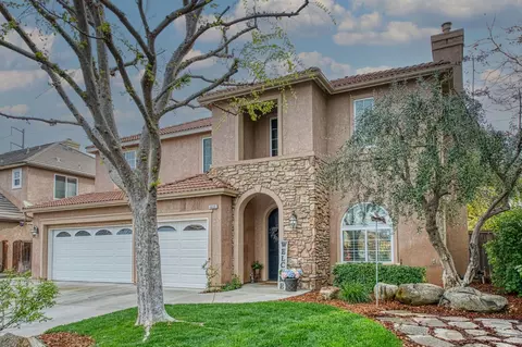 Exterior - 4626 N Arrow Ridge Way, Clovis, CA 93619 photo 3 of 17