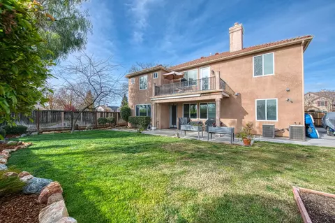 Exterior - 4626 N Arrow Ridge Way, Clovis, CA 93619 photo 9 of 17