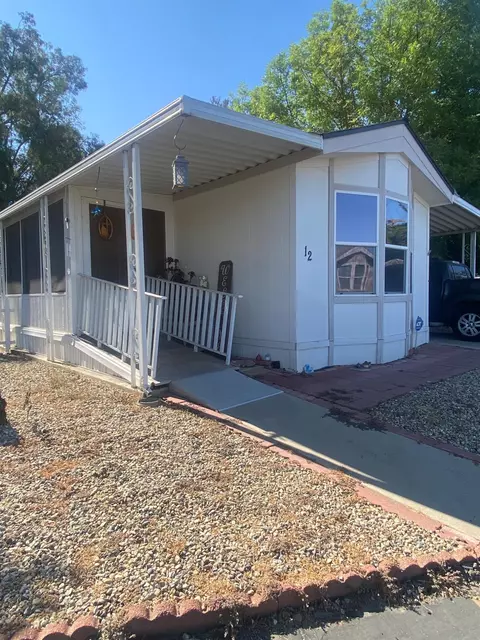 1300 W Olson Ave #12, Reedley, CA 93654