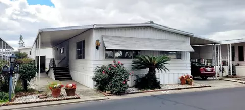 1001 Sylmar Ave #64, Clovis, CA 93612