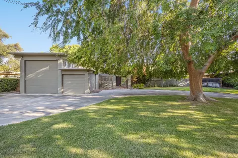 1095 W San Ramon Ave, Fresno, CA 93711