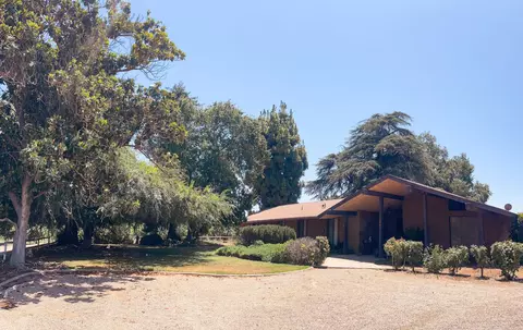 9905 Avenue 404, Dinuba, CA 93618