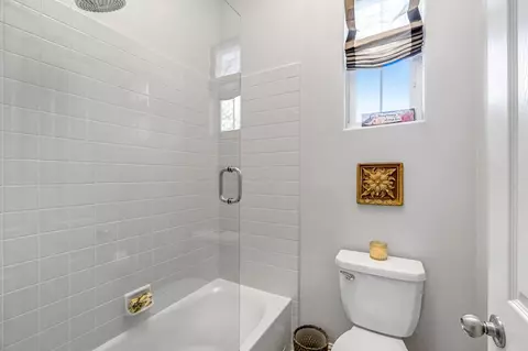 Bath - 3800 Heritage Ave, Clovis, CA 93619 photo 3 of 5
