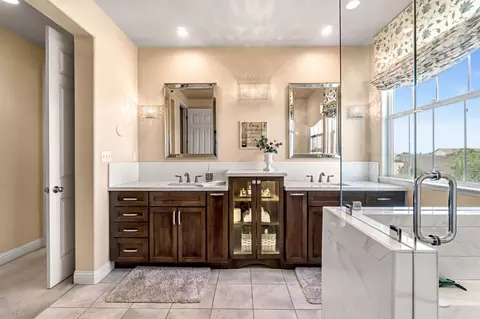 Bath - 3800 Heritage Ave, Clovis, CA 93619 photo 1 of 5